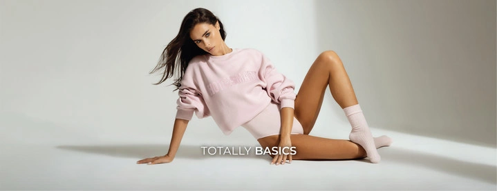 Entdecke Totally Basics von Tally Weijl, essentielle Everyday Pieces für einfaches Styling, perfekte Passformen und vielseitige Outfits, die du immer wieder tragen kannst.- TALLY WEiJL