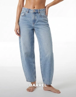 Entdecke die Barrel Fit Jeans von Tally Weijl – trendiger Damen-Denim mit lockerem, geschwungenem Bein für Komfort und modernen Style.