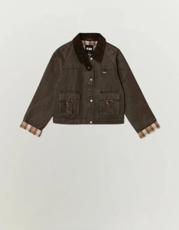 Discover Tally Weijl’s jackets, featuring trendy outerwear designed for effortless layering and everyday style.