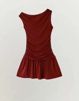 Discover dresses designed to suit every style, from casual everyday looks to elegant outfits perfect for any occasion.