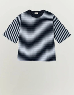 Crea il tuo guardaroba con capi basic senza tempo pensati per il comfort lo stile facile e l uso quotidiano.