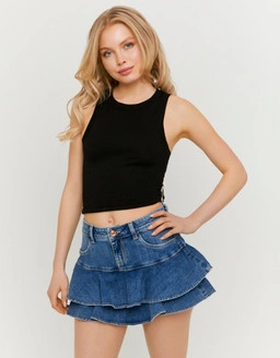 Entdecke Röcke mit femininem Stil und vielseitigem Design, ideal für lässige Looks oder elegantere Outfits.