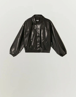 Entdecke die Jacken von Tally Weijl mit angesagter Outerwear für müheloses Layering und stylische Alltagslooks.