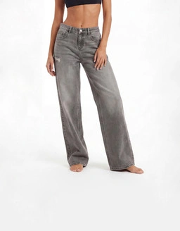Le baggy jean revient avec mode chic looks stylés essentiels du dressing et tendances incontournables.