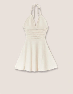 Entdecke Kleider für jeden Stil – von lässigen Alltagslooks bis hin zu eleganten Designs für besondere Momente.