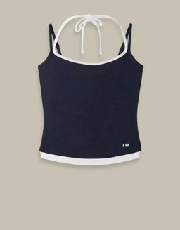 Baue deine Garderobe mit zeitlosen Basics auf Essentials die Komfort einfaches Styling und täglichen Style bieten.