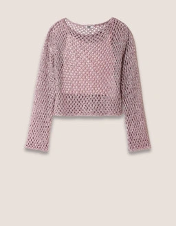 Kuschel dich in unsere neue Strickkollektion mit weichen Texturen cozy Layern und zeitlosen Everyday Pieces.