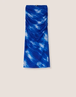 Discover skirts that blend feminine style and everyday versatility, perfect for casual looks or more polished outfits.
