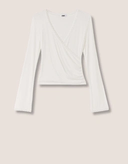 Baue deine Garderobe mit zeitlosen Basics auf Essentials die Komfort einfaches Styling und täglichen Style bieten.