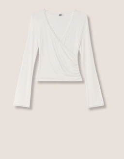 Shop Tally Weijl tops and bodysuits for every mood, from everyday basics to statement styles made to elevate your wardrobe.