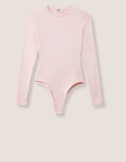 Shop Tally Weijl tops and bodysuits for every mood, from everyday basics to statement styles made to elevate your wardrobe.