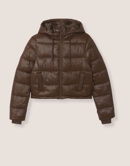 Découvre les vestes Tally Weijl avec des modèles tendance pensés pour un layering facile et un style quotidien.