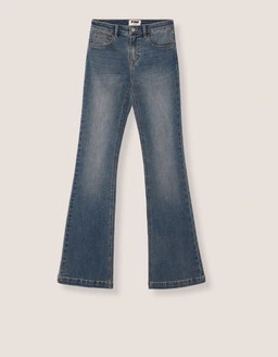 Finde deine perfekten Jeans mit stylischen Outfits, chicem Look und angesagten Saison-Essentials.