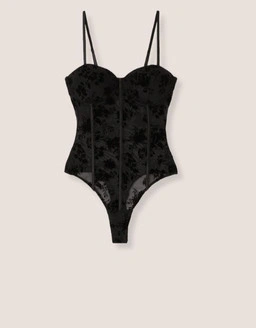 Shop Tally Weijl tops and bodysuits for every mood, from everyday basics to statement styles made to elevate your wardrobe.