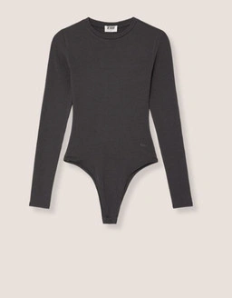 Scopri top e body Tally Weijl, dai basic indispensabili ai modelli più trendy per creare look perfetti in ogni occasione.