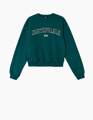 Discover Tally Weijl’s sweats, featuring trendy sweatshirts and joggers designed for comfortable, effortless everyday style.