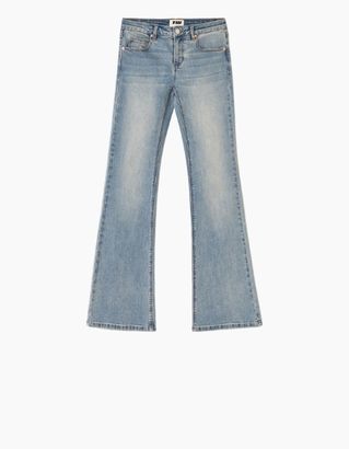 Finde deine perfekten Jeans mit stylischen Outfits, chicem Look und angesagten Saison-Essentials.