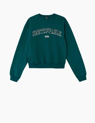 Scopri gli sweats di Tally Weijl, con felpe e jogger di tendenza, pensati per uno stile quotidiano comodo e senza sforzo.