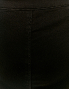 Czarny jeansowy kombinezon z otwartym dekoltem na plecach