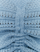 Niebieski sweter z wiązaniem