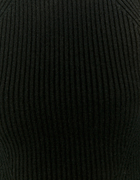 Schwarzer Pullover mit Rollkragen