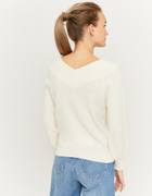 Weißer Pullover mit V-Ausschnitt