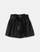 Schwarze Paperbag Shorts aus Kustleder