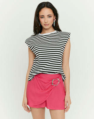 Rosa Mini Shorts mit Metalldetail | TALLY WEiJL