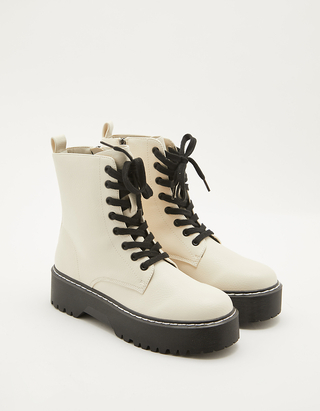 Bottines Blanches Lacées