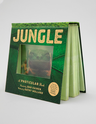 Libro in Inglese: "Jungle: A Photicular Book" di Kathy Wollard 