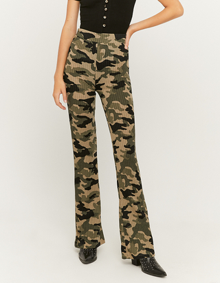Camouflage Print Flare Leggings | TALLY 