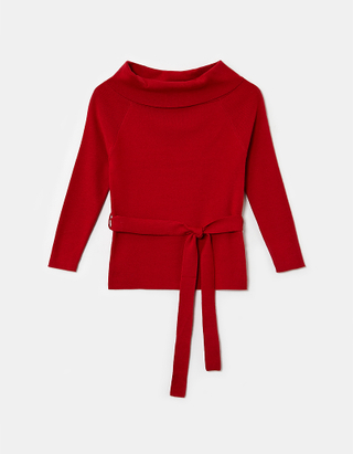 Roter schulterfreier Pullover mit Knoten