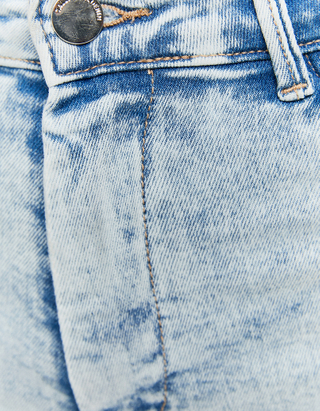Shorts di Jeans Skinny Push-Up a Vita Alta 