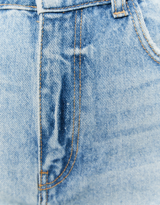 Shorts di Jeans Strappati a Vita Alta 