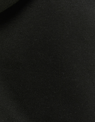 Schwarzes kurzes Sweatshirt mit Kapuze