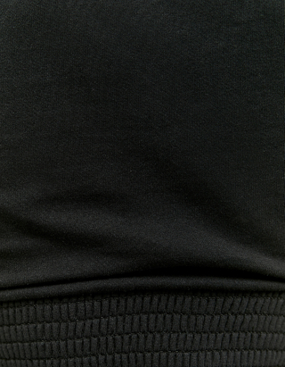 Schwarzes kurzärmliges T-Shirt  