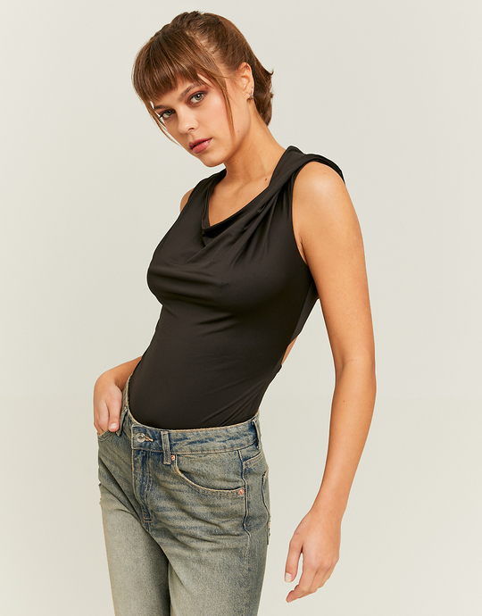 Schwarzer Sexy V-Ausschnitt Body mit Kapuze | TALLY WEiJL