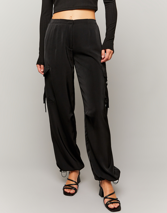 Pantaloni Cargo Parachute in raso nero | TALLY WEiJL