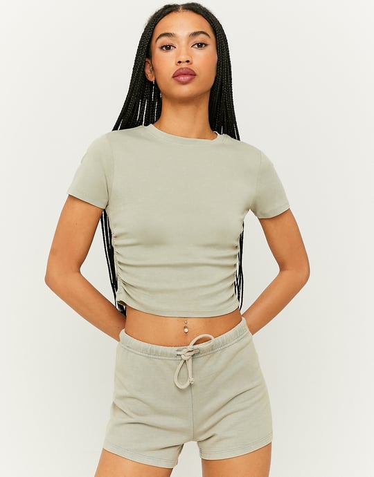 Zielone szorty z regularnym stanem | TALLY WEiJL