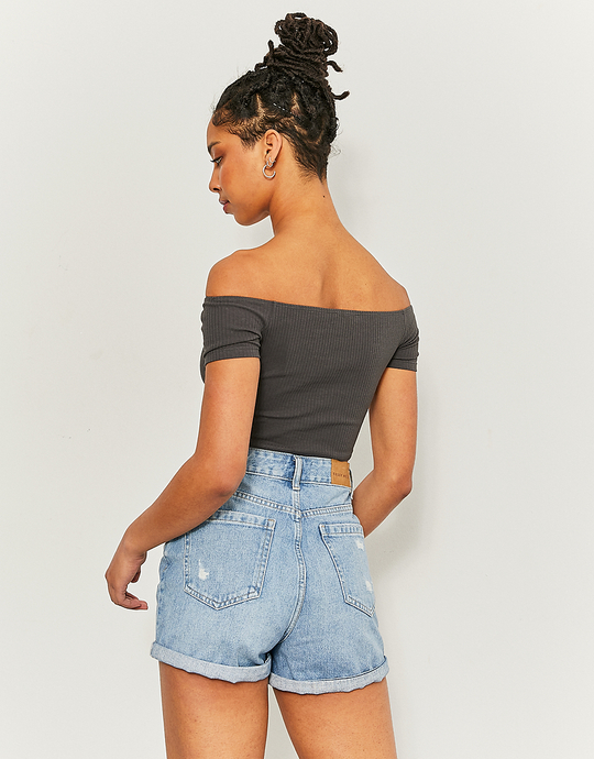 Jeansowe szorty z przetarciami z wysokim stanem - Mom | TALLY WEiJL