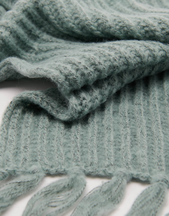 Sciarpa Verde in Maglia a Coste con Bordo Sfrangiato