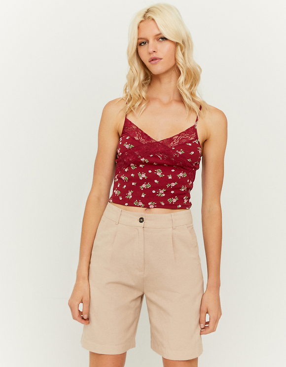 Rotes Basic Top mit Spitze