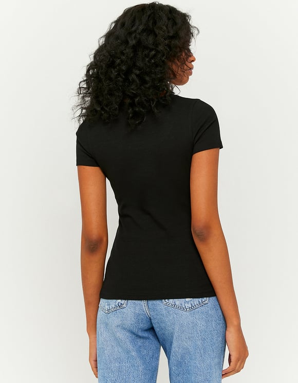 basic black t shirt