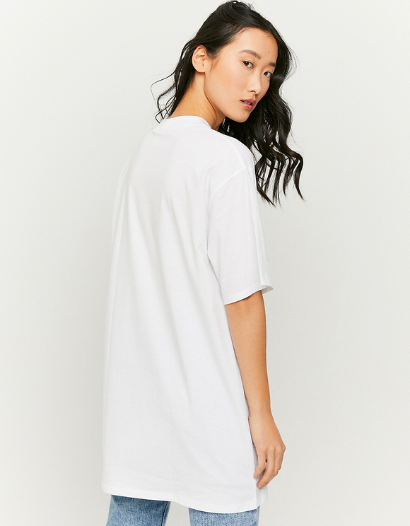 oversized white tee