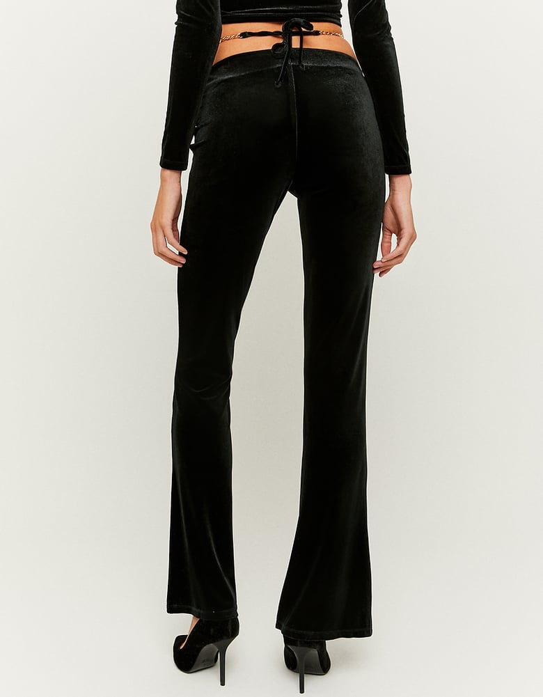 Schwarze Flare Leggings aus Samt | TALLY WEiJL