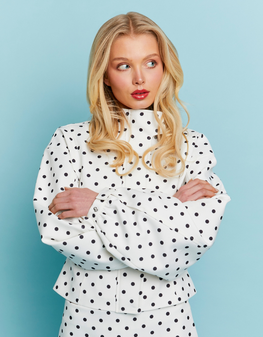 Veste blanche à pois
