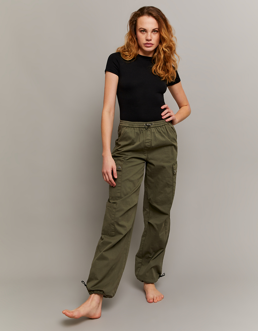 OEM Oversized Women Casual Trousers Fit Girl Parachute Pants Women Low  Waist Custom Color Plain Baggy Cargo Parachute Pants - China New Design  Denim Pant and Chinese Women Casual Pant price |